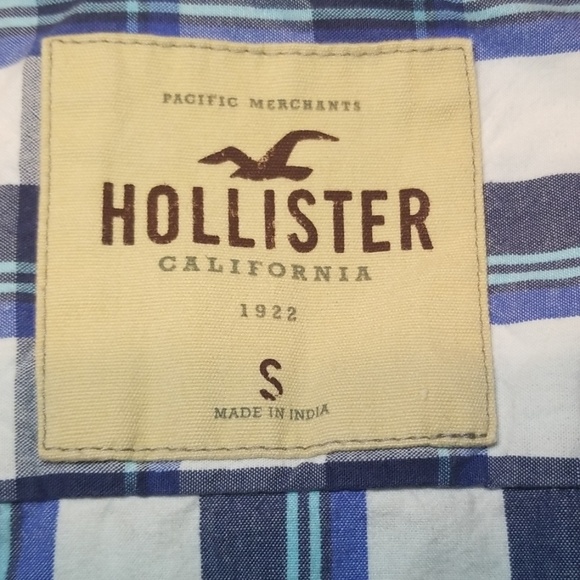 Men'slong sleeve button down dress shirt. - Picture 3 of 4